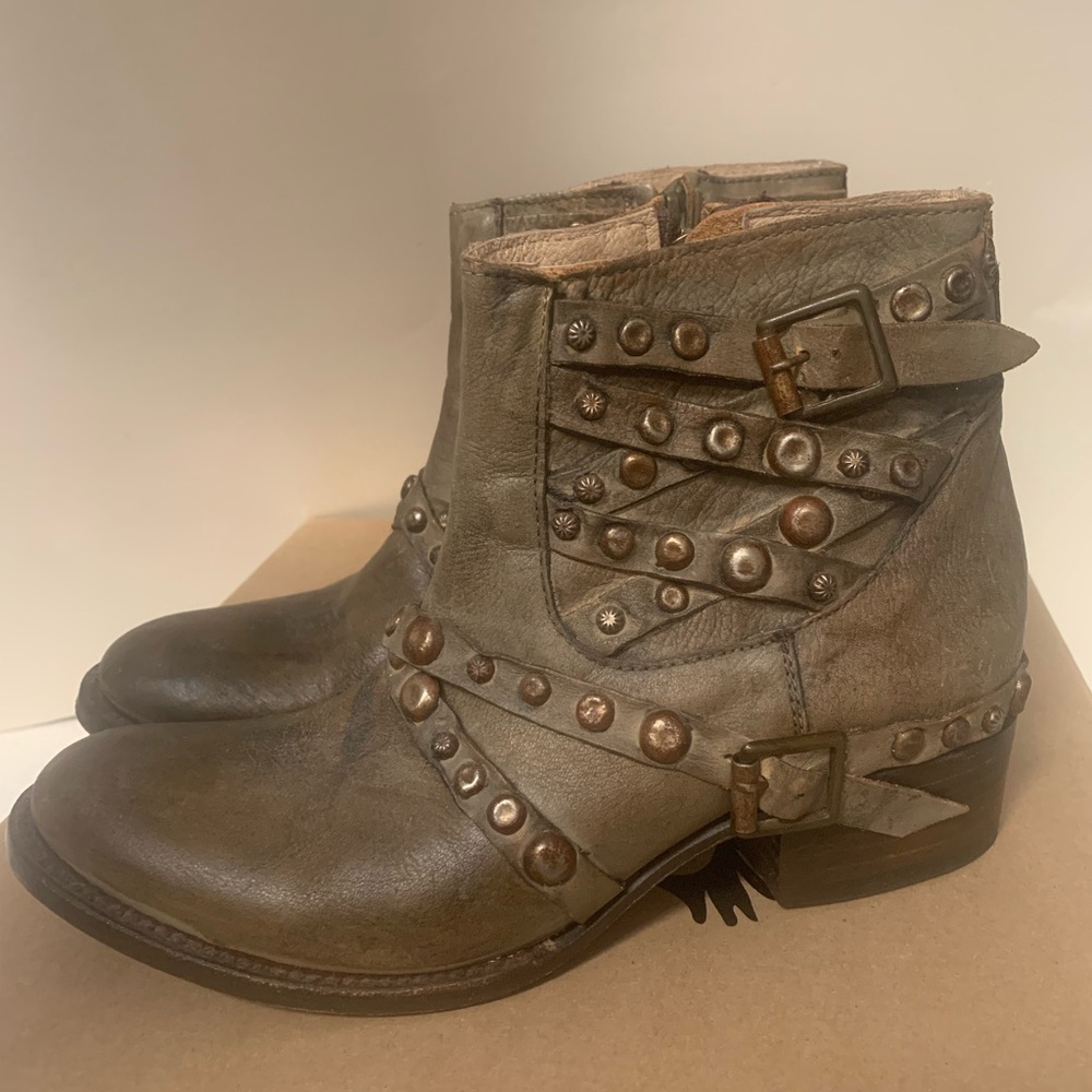 NIB Freebird by Steven Size 8 Halo boots